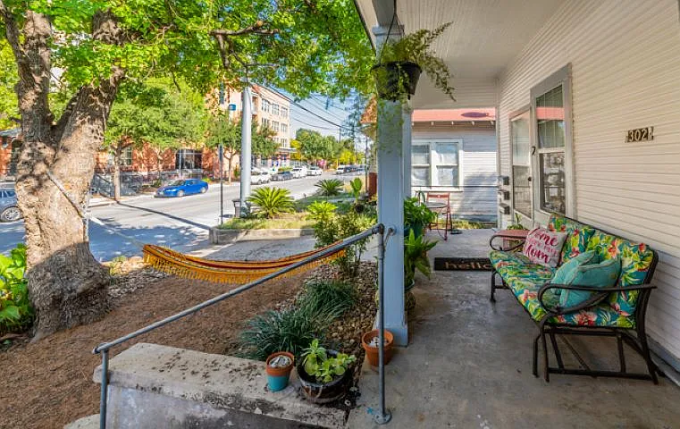 302 E Cevallos St #1 — Photo 10