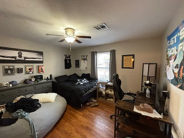 218 S Walnut St — Photo 8