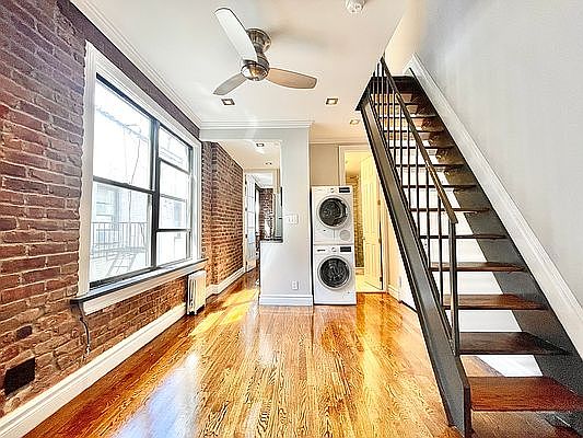 1st image of 224 E 13th St #5