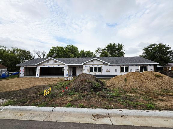 3rd image of 304 4th St SE