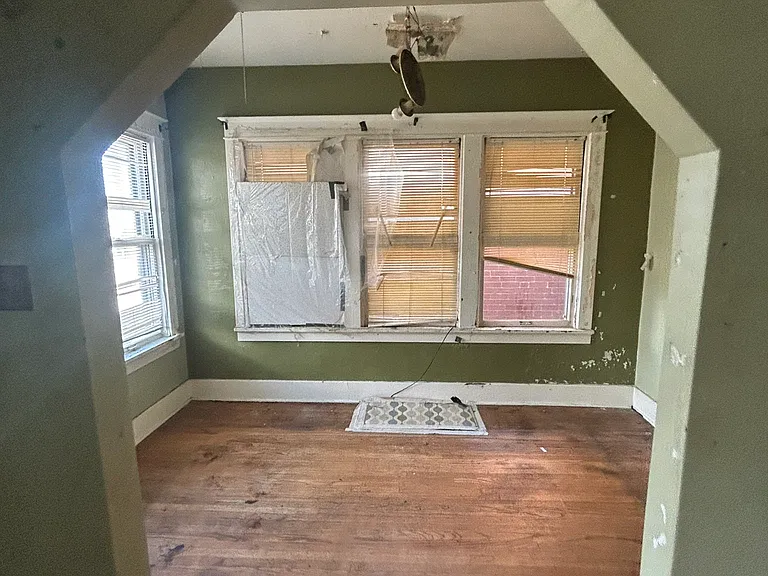 4424 Marcus Ave — Photo 16