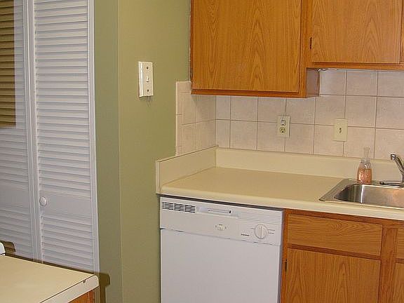 5th image of 332 Cabaret Ct