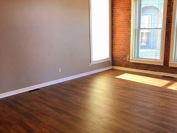 2nd image of 1231 Maine St APT 5