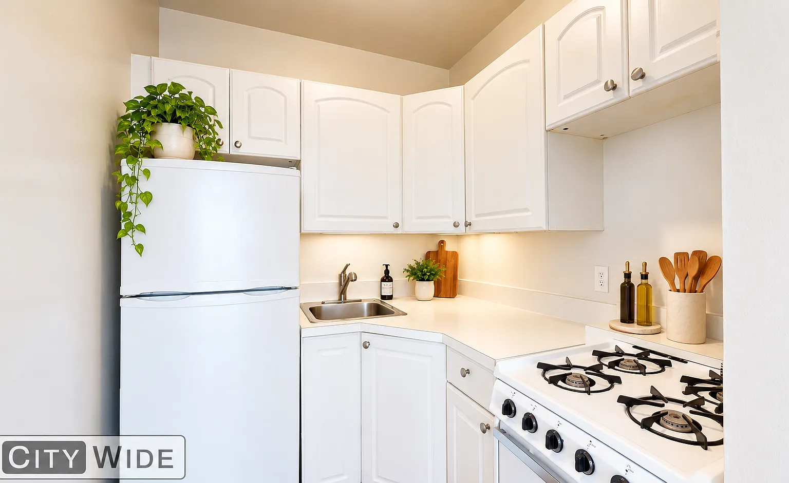 326 Columbus Avenue — Photo 2
