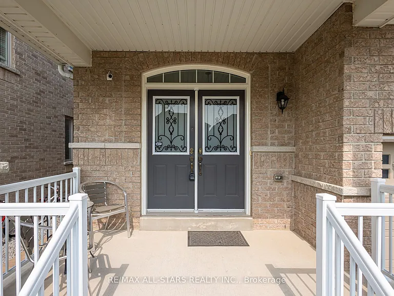 102 Creekland Ave — Photo 4