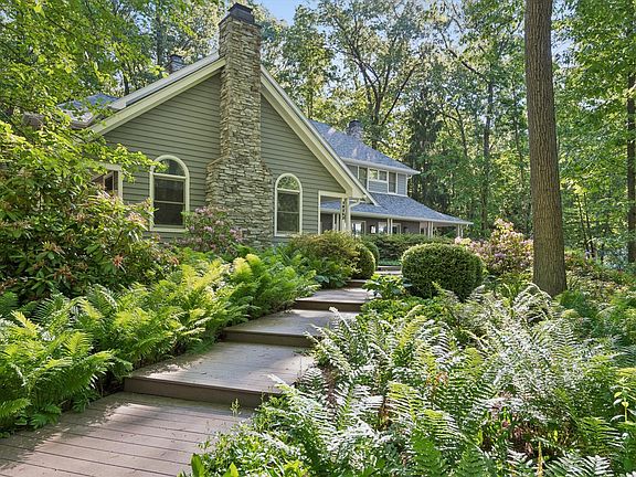 4th image of 18353 Forest Beach Dr