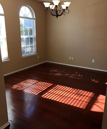 5th image of 1547 Hansberry Dr