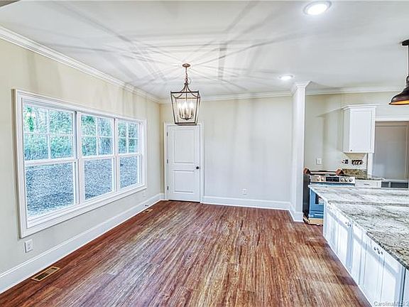 5th image of 630 Chelsa Ct