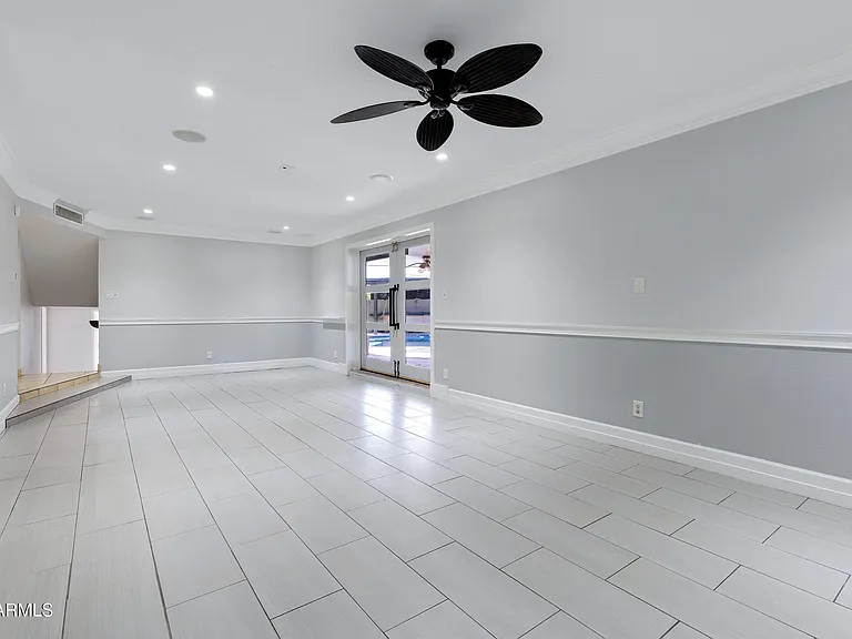 1627 E Fremont Dr — Photo 13