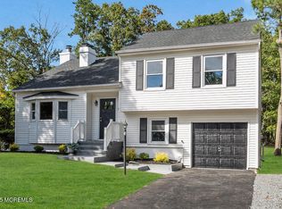 91 Highland Dr, Barnegat, NJ 08005
