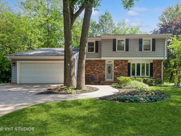 1900 Green Trails Dr, Lisle, IL 60532
