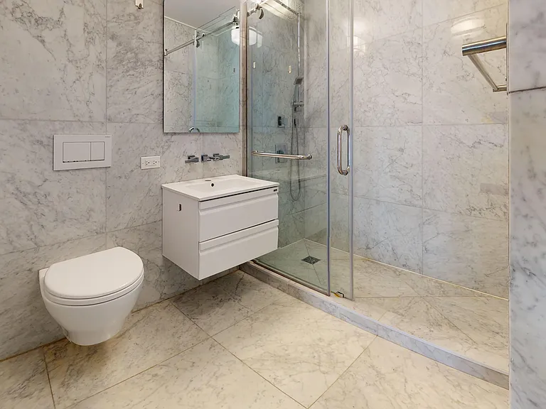 237 E 34th St #1802 — Photo 25