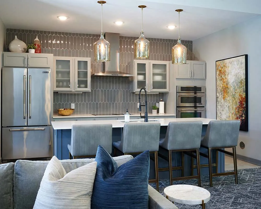 Valley Creek Apartments — Photo 1