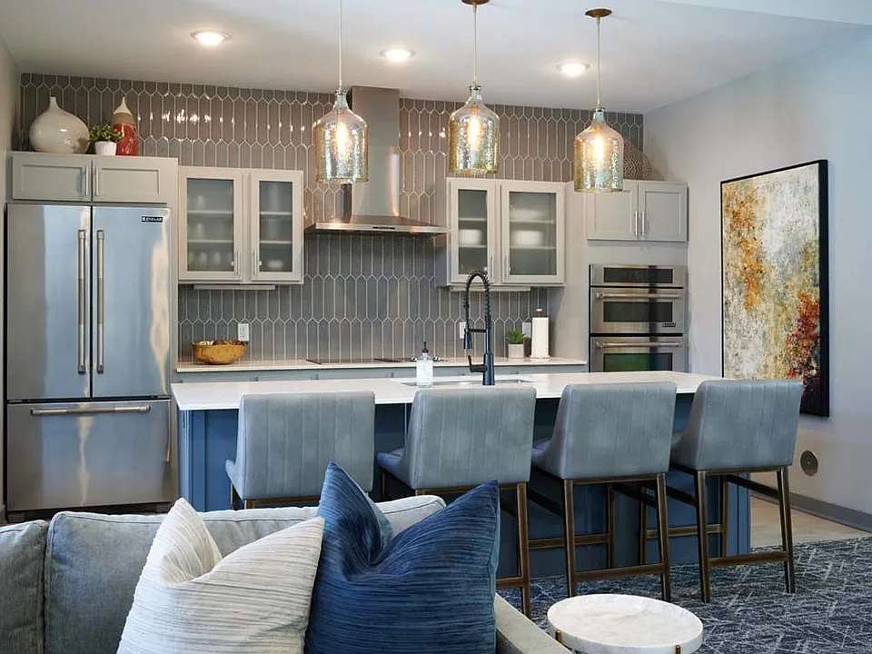 Valley Creek Apartments
