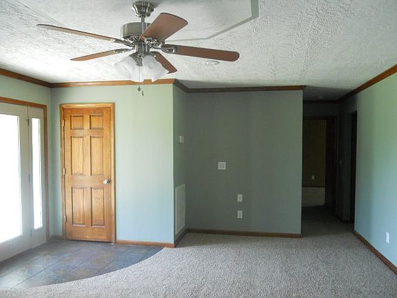 2nd image of 104 Joe Montgomery Ct