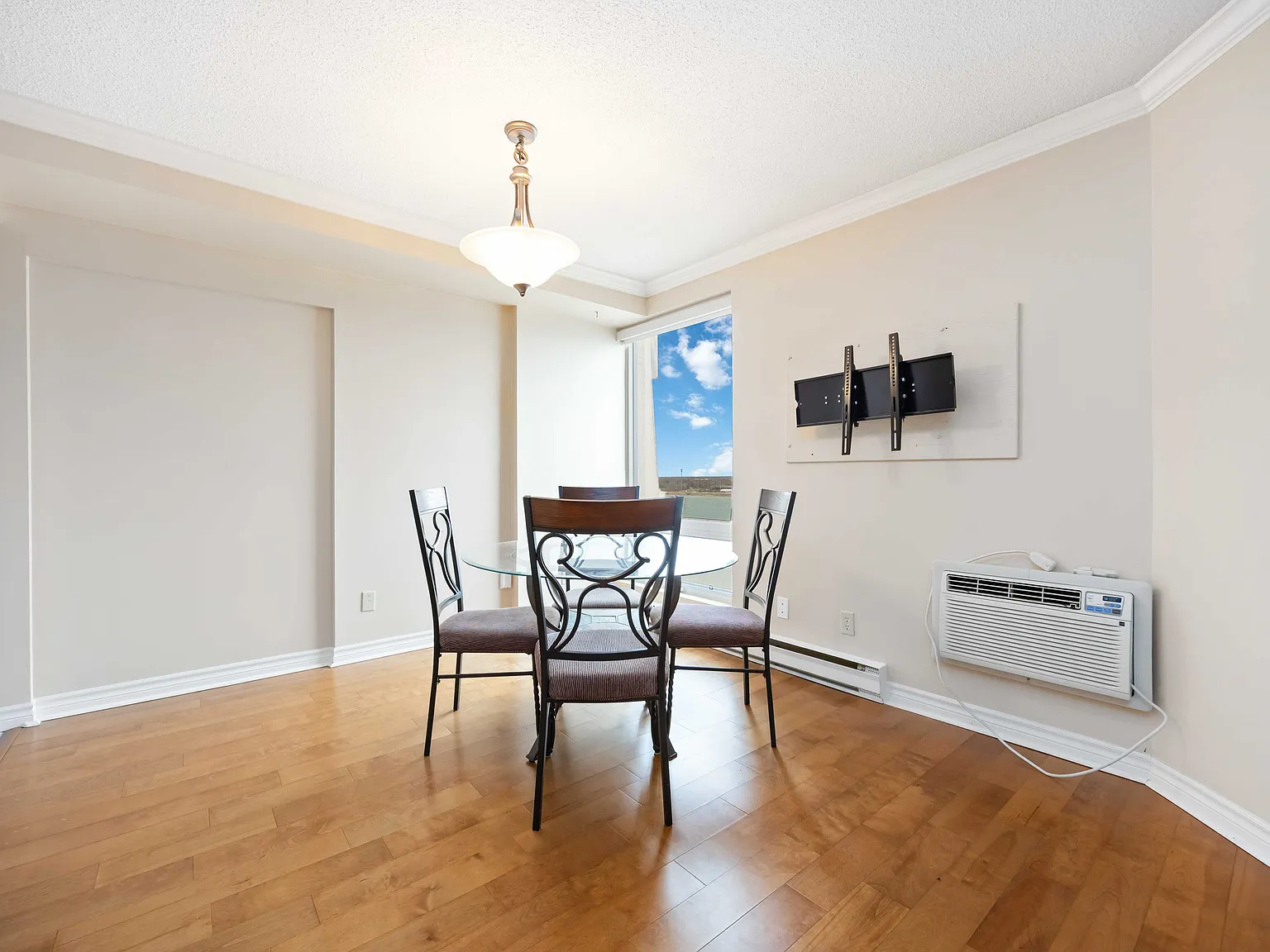 1306 Front, Sarnia — Photo 3