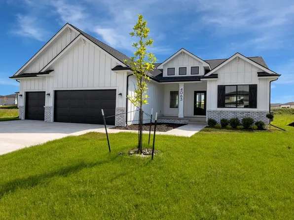 4063 NW 181st St, Clive, IA 50325
