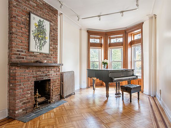5th image of 157 Prospect Park W APT 1