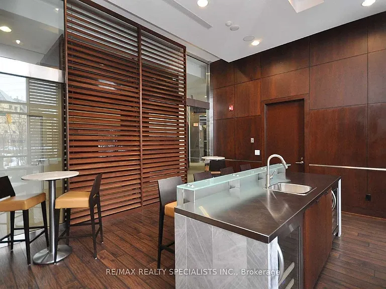 330 Burnhamthorpe Rd W #3207 — Photo 16
