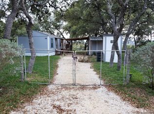 108 Hilltop Ct, Pipe Creek, TX 78063