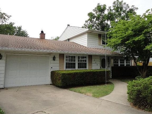 2nd image of 828 W 67th Ln
