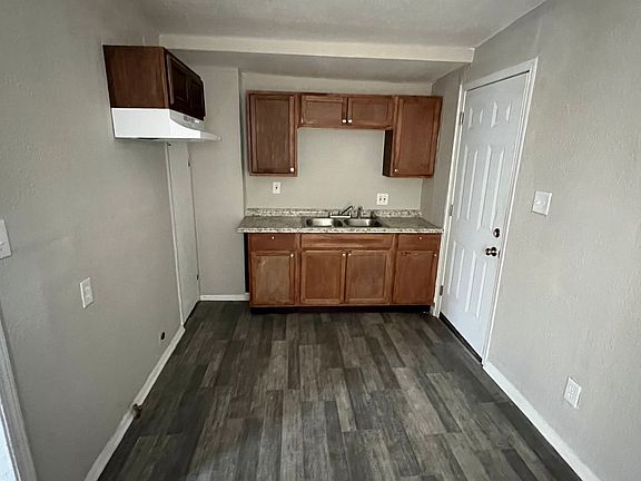 2nd image of 2855 Van Brunt Blvd #A
