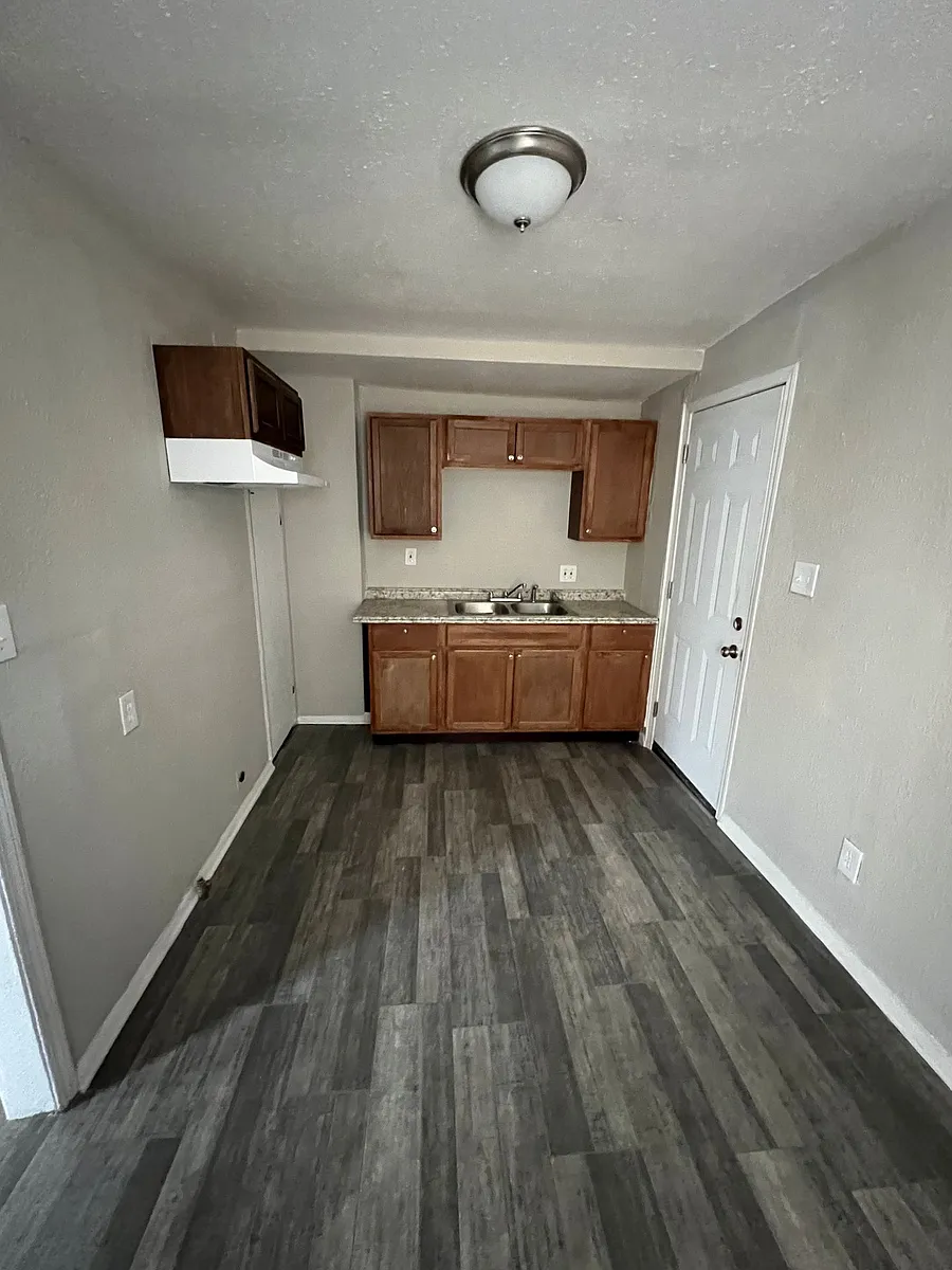 Building Photo - 2855 Van Brunt Blvd