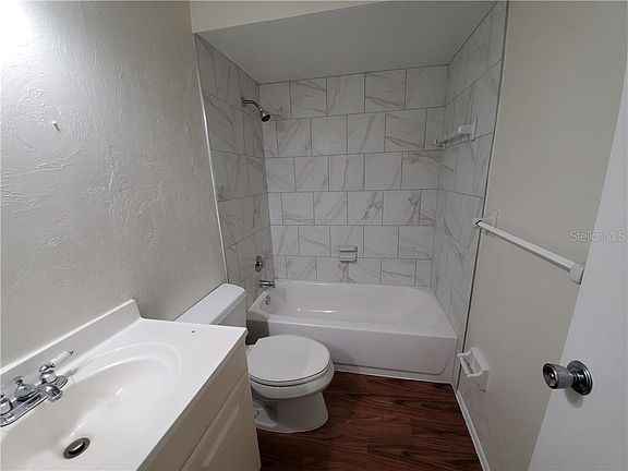 4th image of 4012 Murdock Ave APT 9I
