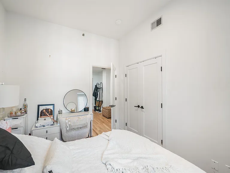 830 Hudson St #4 — Photo 11