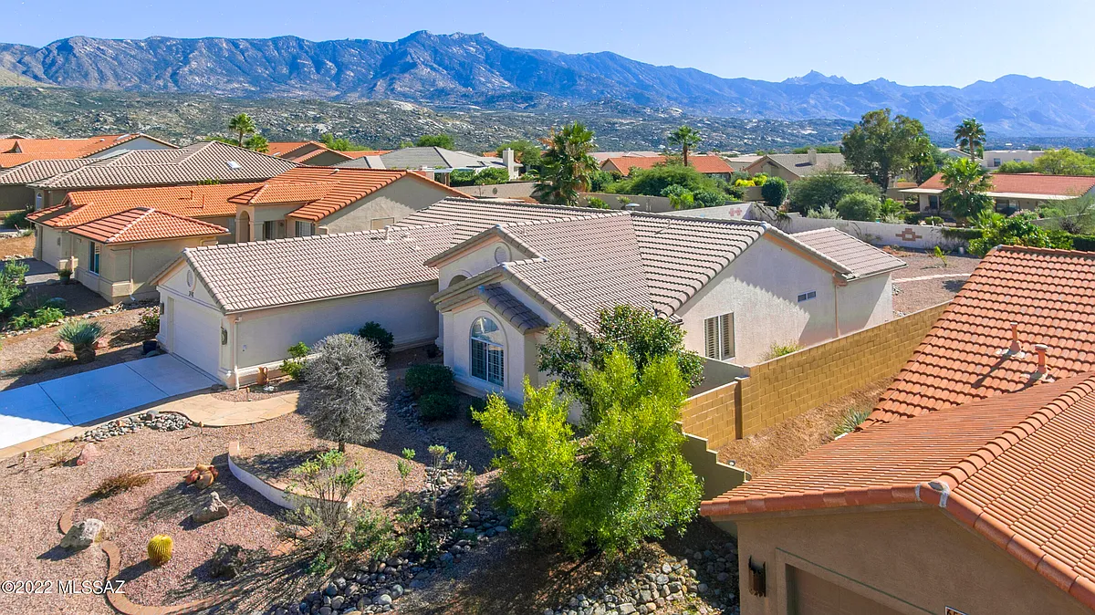 Building Photo - 65685 E Rocky Trail Dr