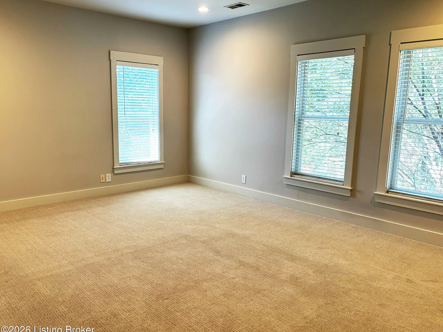 3 bed, 2.5 bath, 3235 sqft, $3,100 — Photo 3