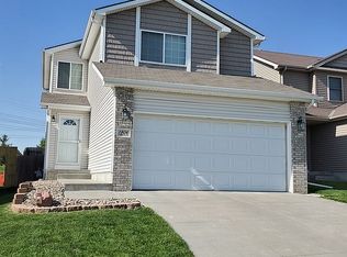 1904 Flagstone Rd, Lincoln, NE 68521