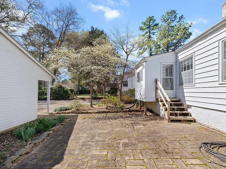 2728 Anderson Dr — Photo 35