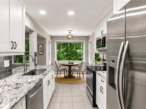 5th image of 21 Brittany Way NE