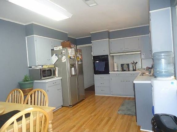 3rd image of 1408 Avenue E