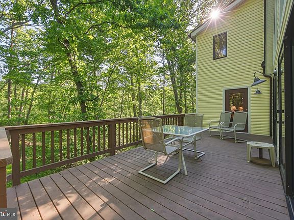 4th image of 309 Locust Ln