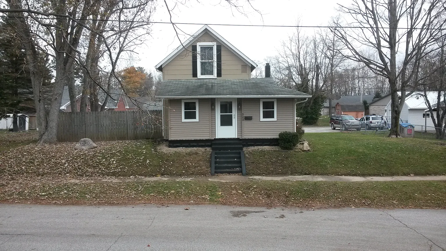 323 S Madison St photo 1