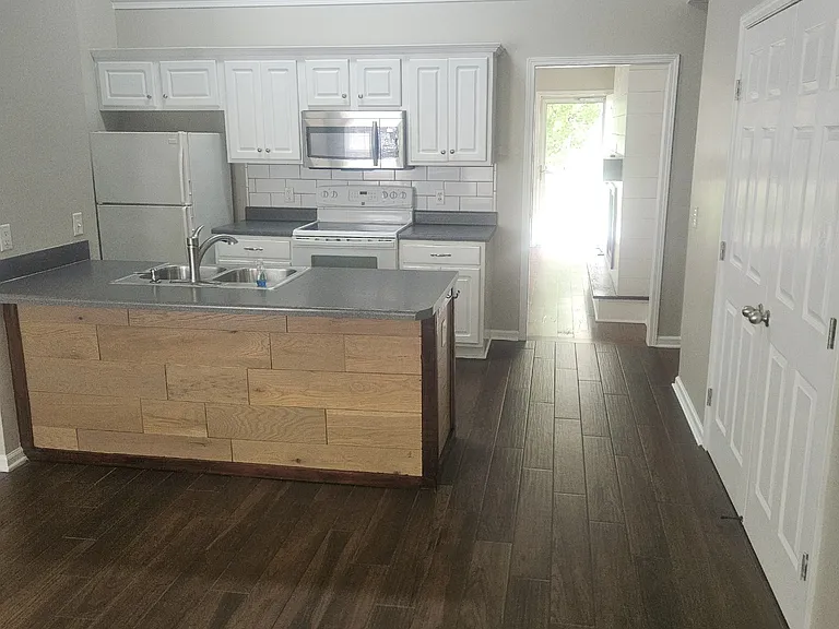 1014 Stonemark Trl — Photo 5