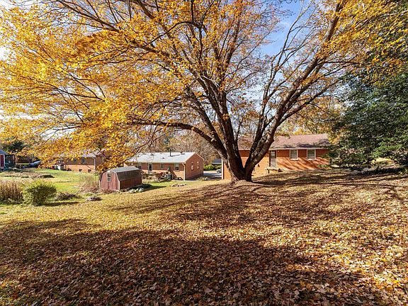 5th image of 331 Camellia Dr