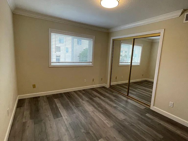 5251 Willowcrest Ave #5 — Photo 21