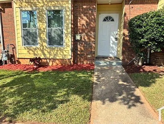 3 bed, 1200 sqft, $1,800 — Photo 4