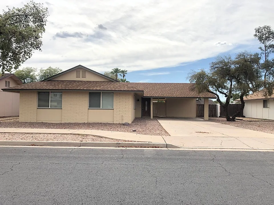 2734 S Longmore
