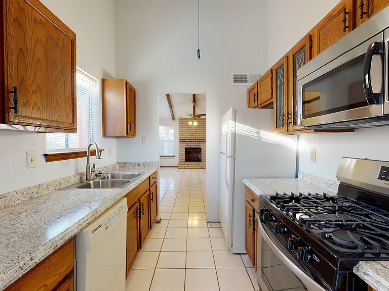 909 Tepic Dr #B — Photo 11