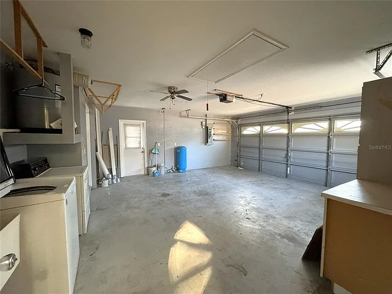 1514 Poe St — Photo 18