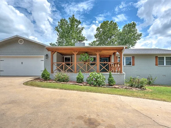 512 W North St, Lincoln, AR 72744