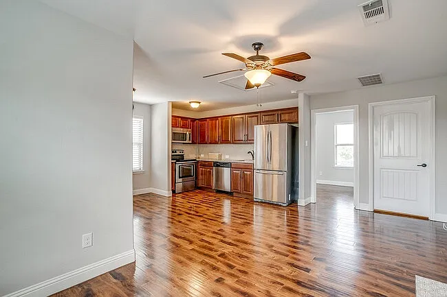 4203 Aspen Grove Ct — Photo 6