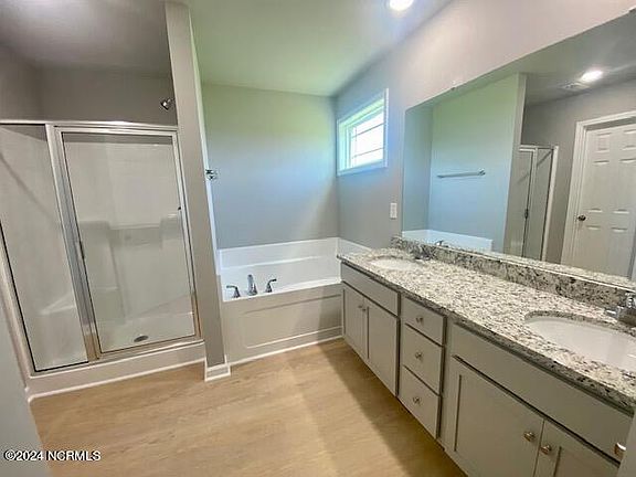4th image of 210 Arthur's Creek Drive