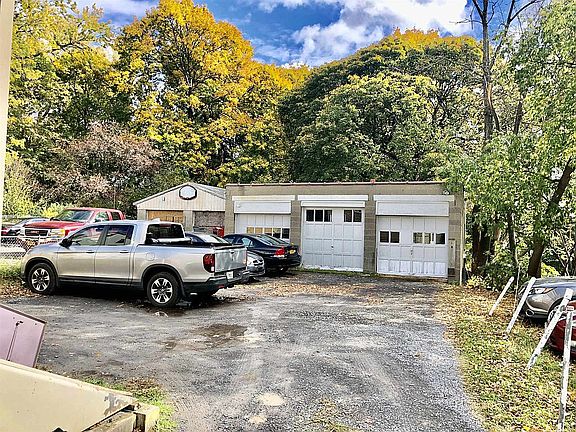 4th image of 216 Ontario St