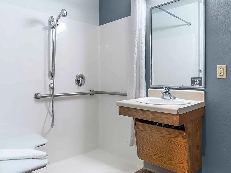 Studio Suite - 1 Full Bed