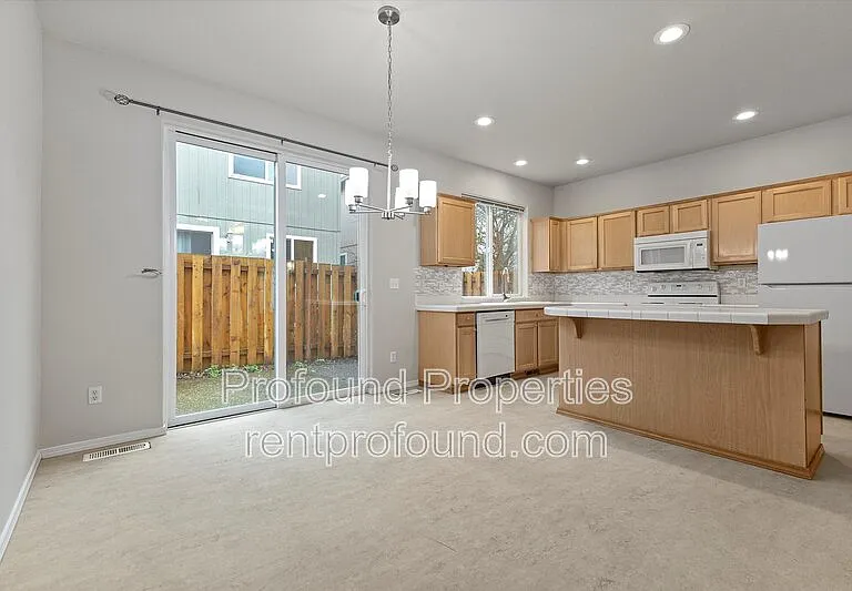 17634 SW September Ln — Photo 9